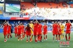 中国女足主帅贾秀全：王霜估计下一步要回国踢球