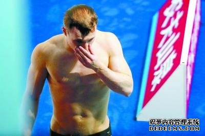 第五跳后领先31.10分 最后一跳砸了 跳水界也有“埃蒙斯”